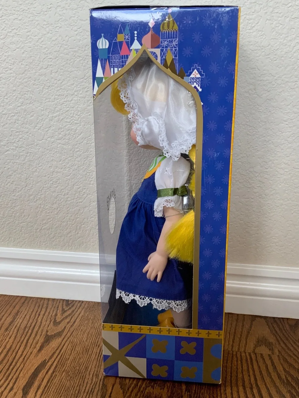 Disney Holland It's a Small World' Animator’s Collection Singing Doll New in Box